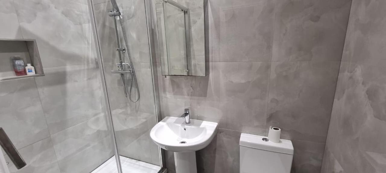 Ilford Towncentre Large Studio Экстерьер фото